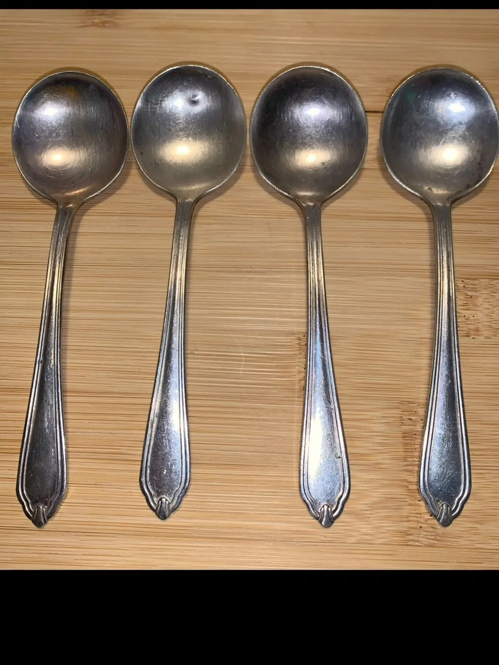 Oneida: Vintage Hotel Plate (4) Soup Spoons Silver Plated: One has a ding!